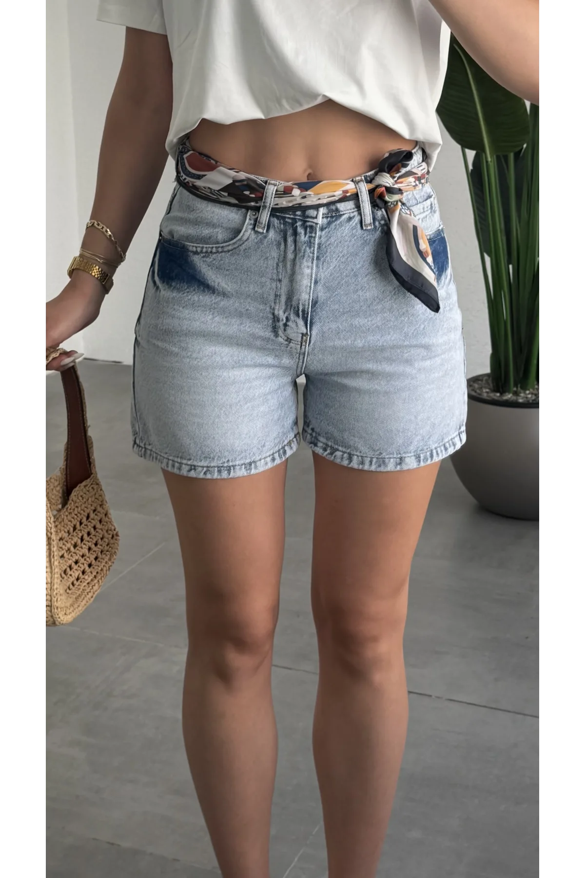 Kadın Açık Mavi Yüksek Bel Jean Şort – Basic Denim Şort Günlük Rahat Kalıp Yazlık Kot Şort