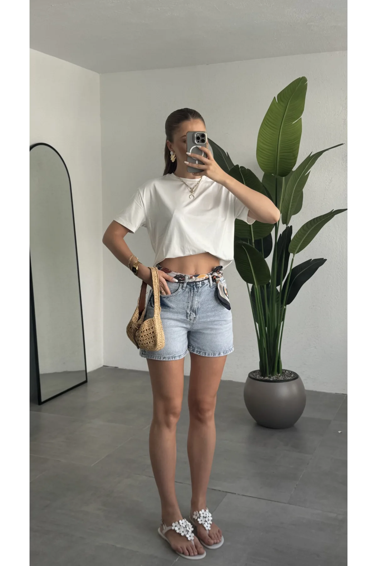Kadın Açık Mavi Yüksek Bel Jean Şort – Basic Denim Şort Günlük Rahat Kalıp Yazlık Kot Şort