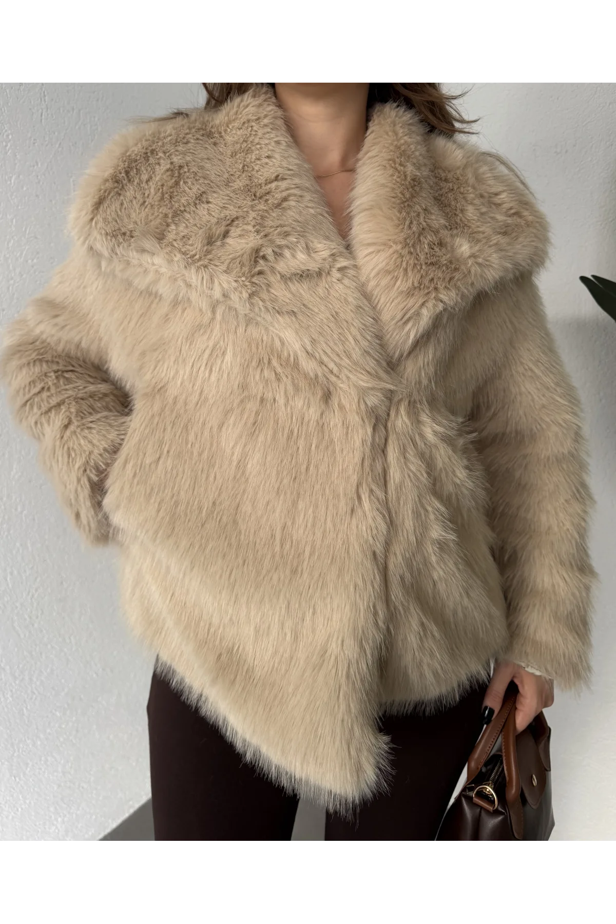 Kadın Bej Kürk Mont Kışlık Peluş Şık Model