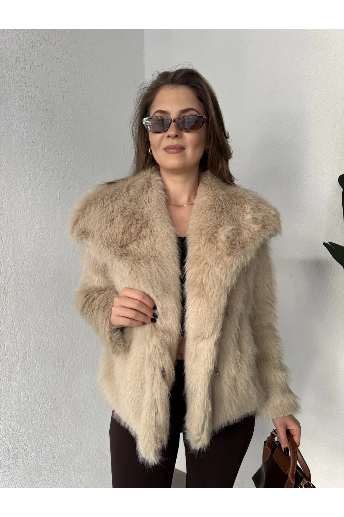 Kadın Bej Kürk Mont Kışlık Peluş Şık Model