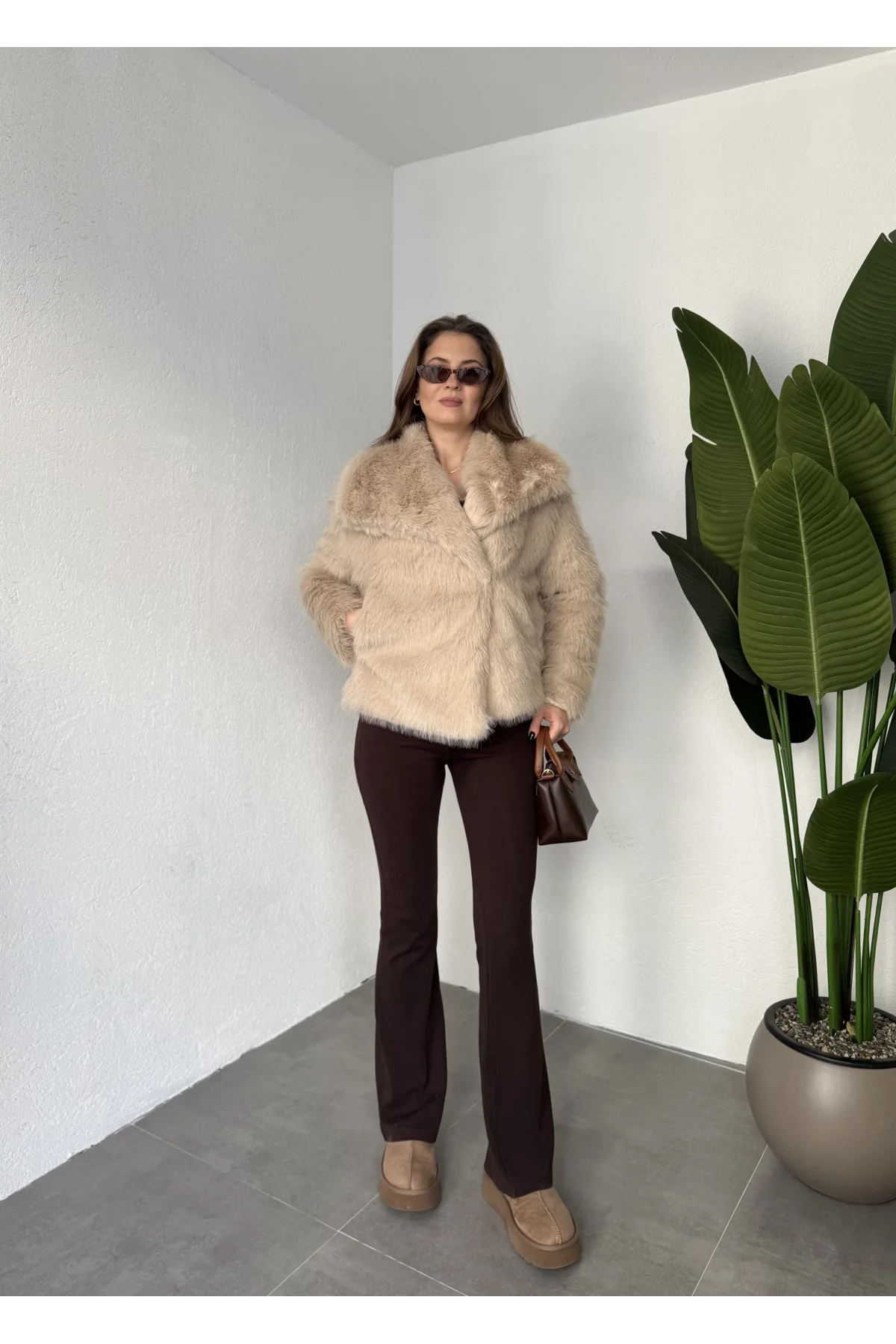 Kadın Bej Kürk Mont Kışlık Peluş Şık Model