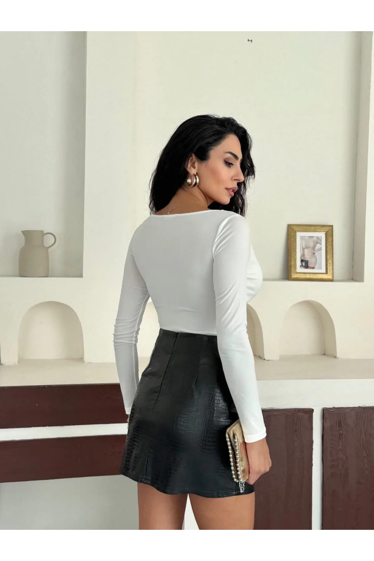 Beyaz Damla Yaka Aksesuarlı Sandy Bluz