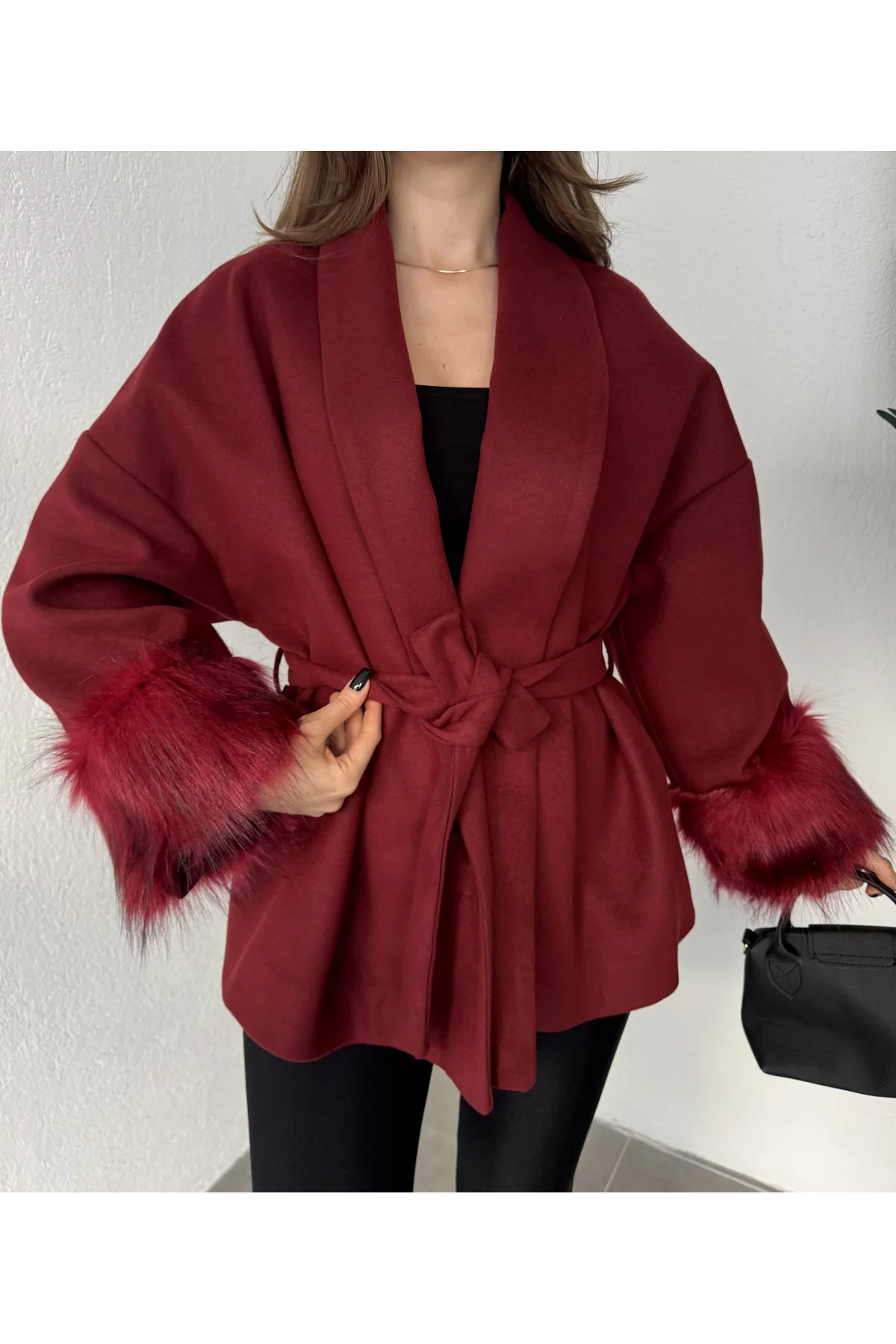 Kadın Bordo Kemerli Kolları Kürk Detaylı Kaşe Kaban Kışlık
