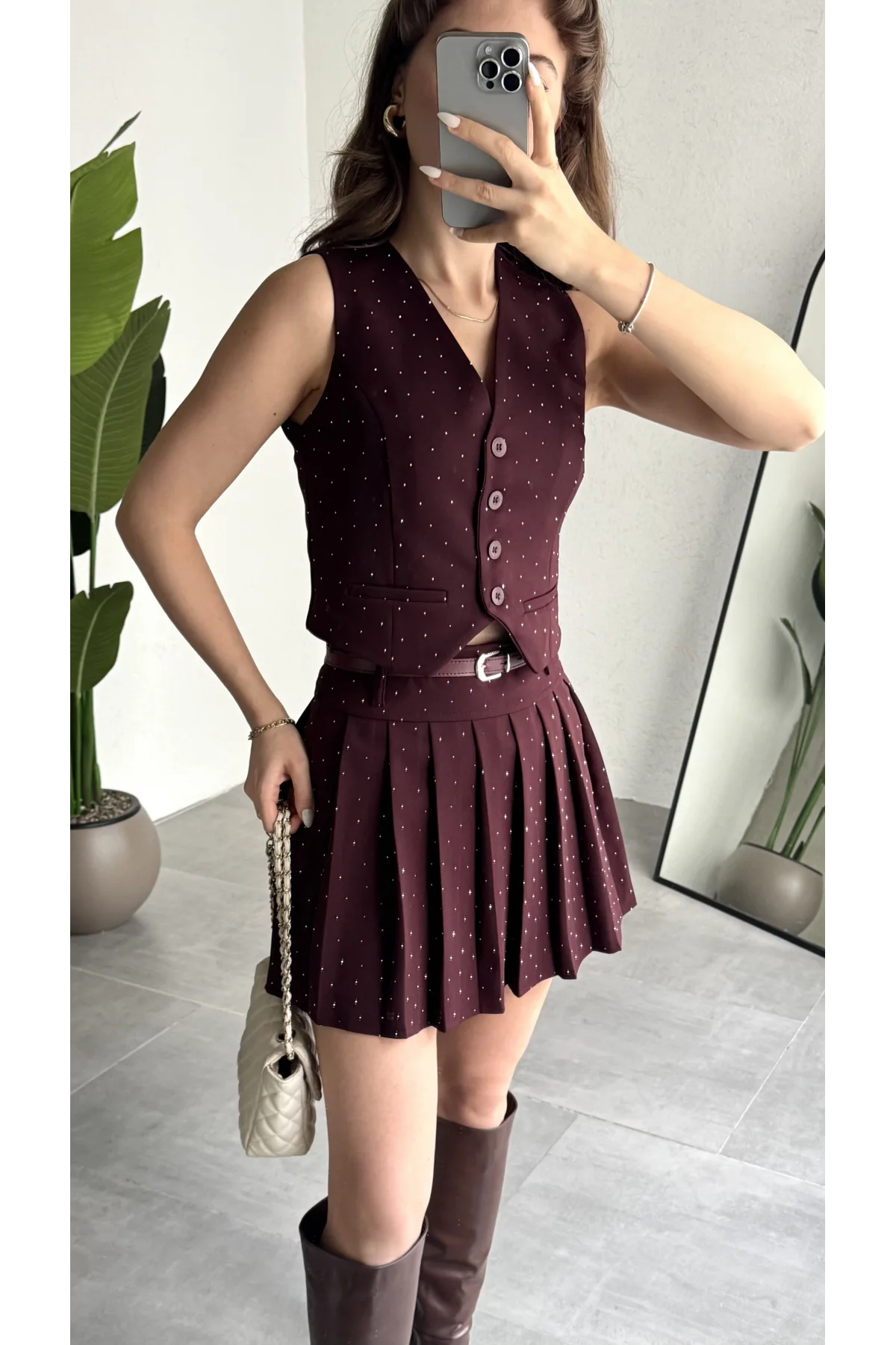 Kadın Bordo Taşlı Pırıltı İç Astar Şortlu Kemerli Pileli Etek