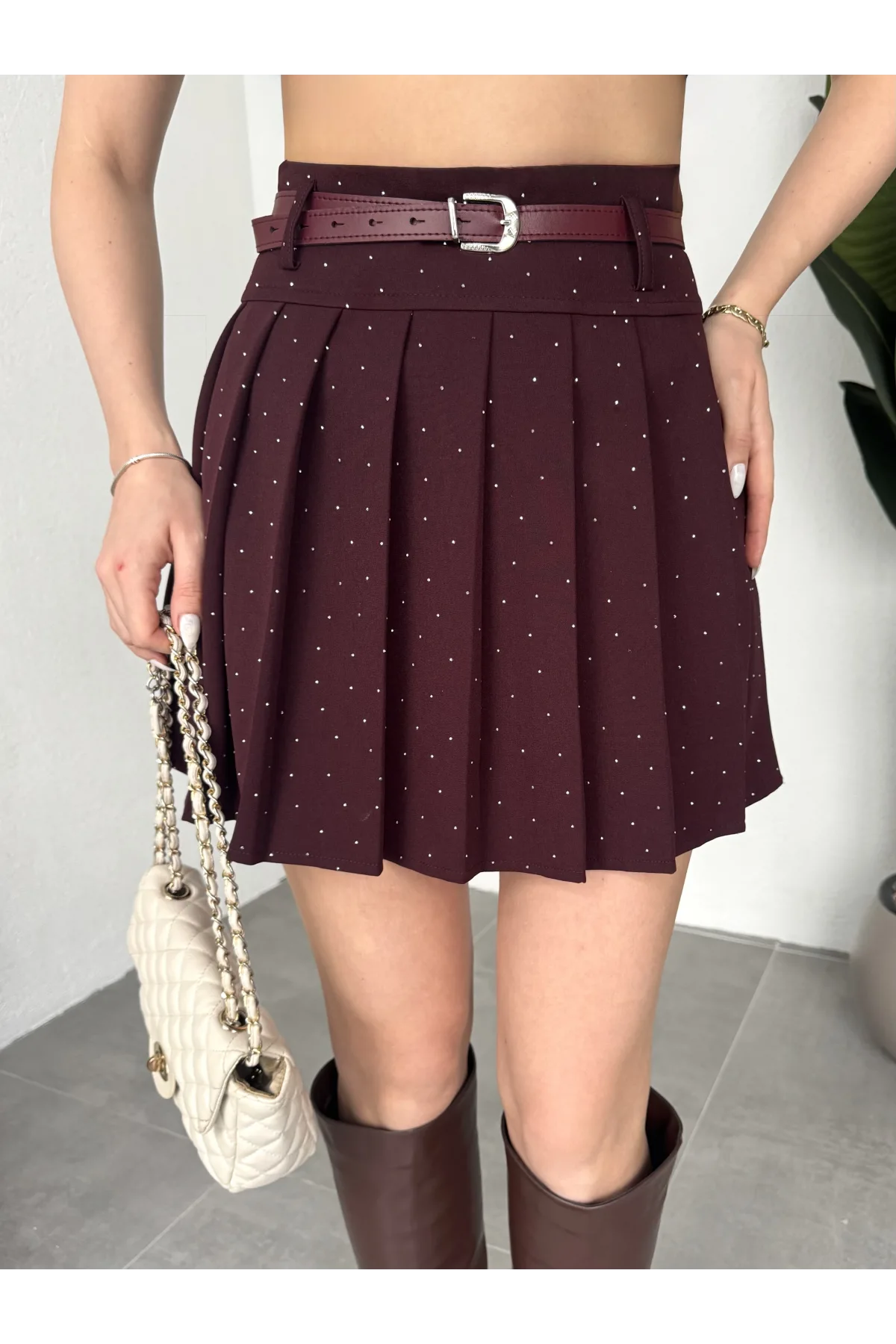 Kadın Bordo Taşlı Pırıltı İç Astar Şortlu Kemerli Pileli Etek