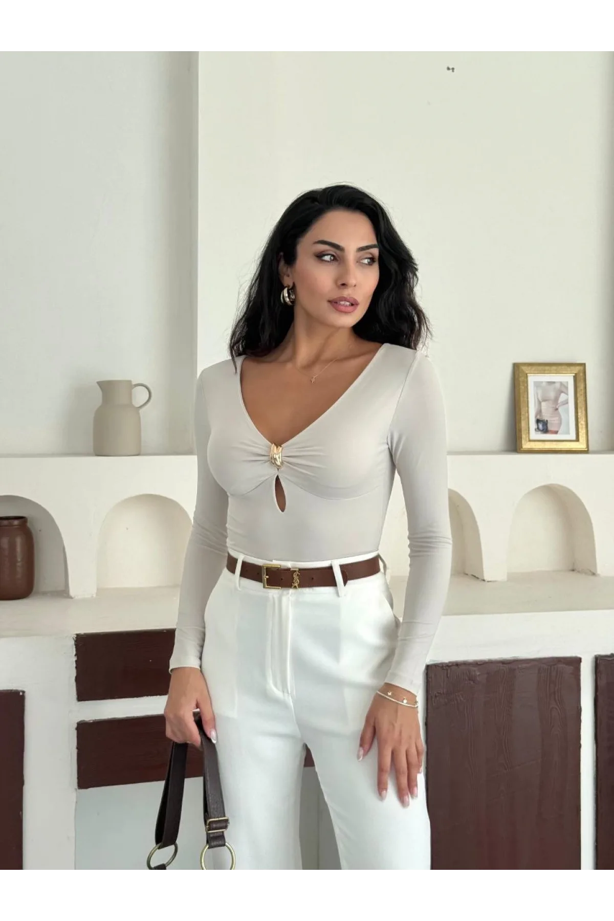 Krem Damla Yaka Aksesuarlı Sandy Bluz
