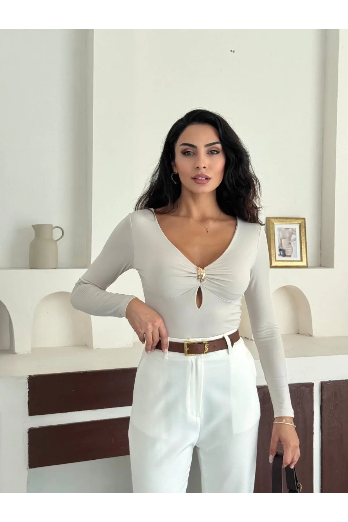 Krem Damla Yaka Aksesuarlı Sandy Bluz