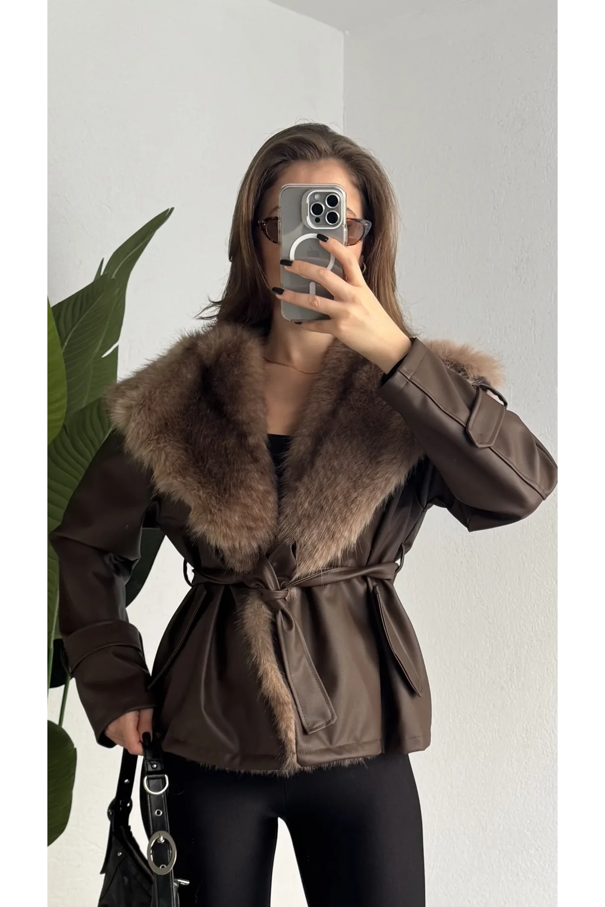 Kadın Kahverengi Kemerli Kürk Yaka Deri Ceket Kışlık