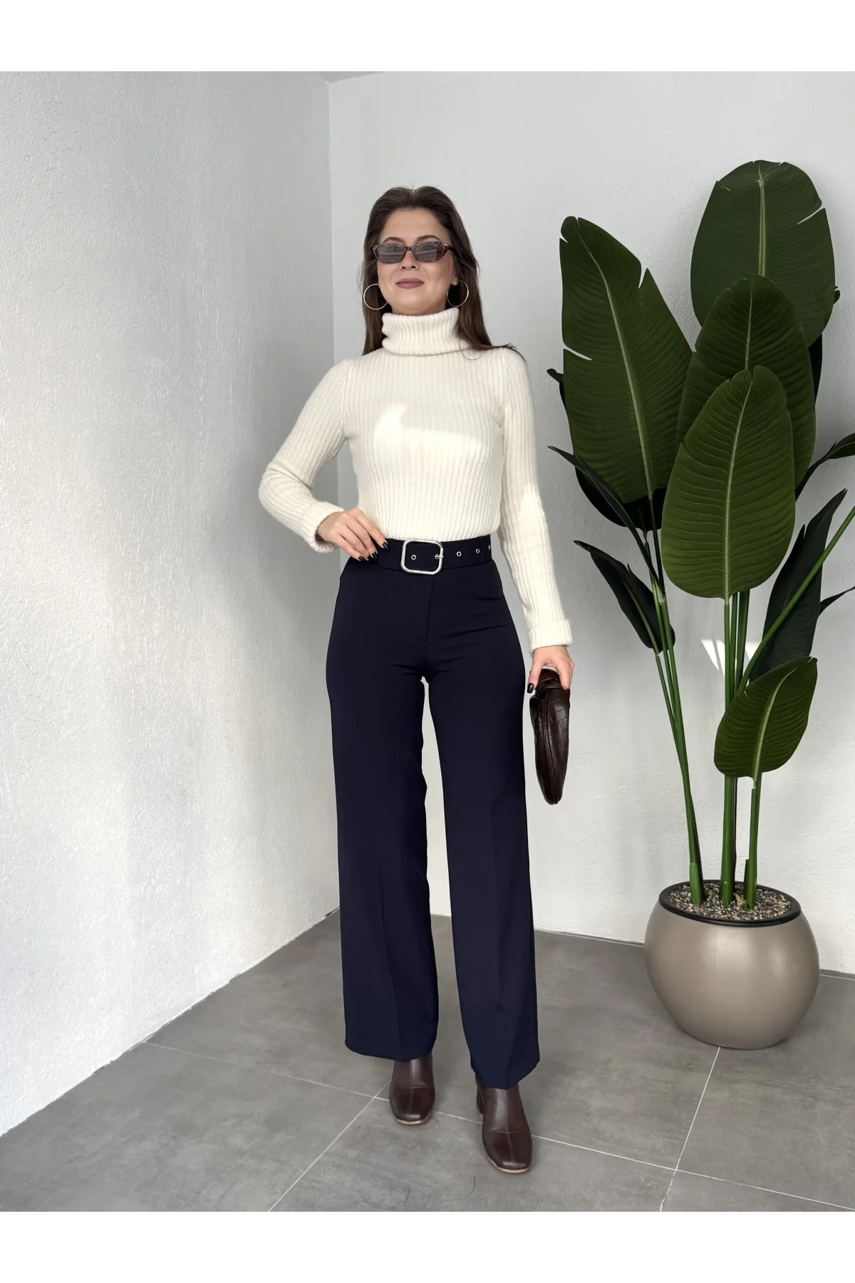 Kadın Kemerli Yüksek Bel Geniş Paça Kumaş Pantolon Lacivert