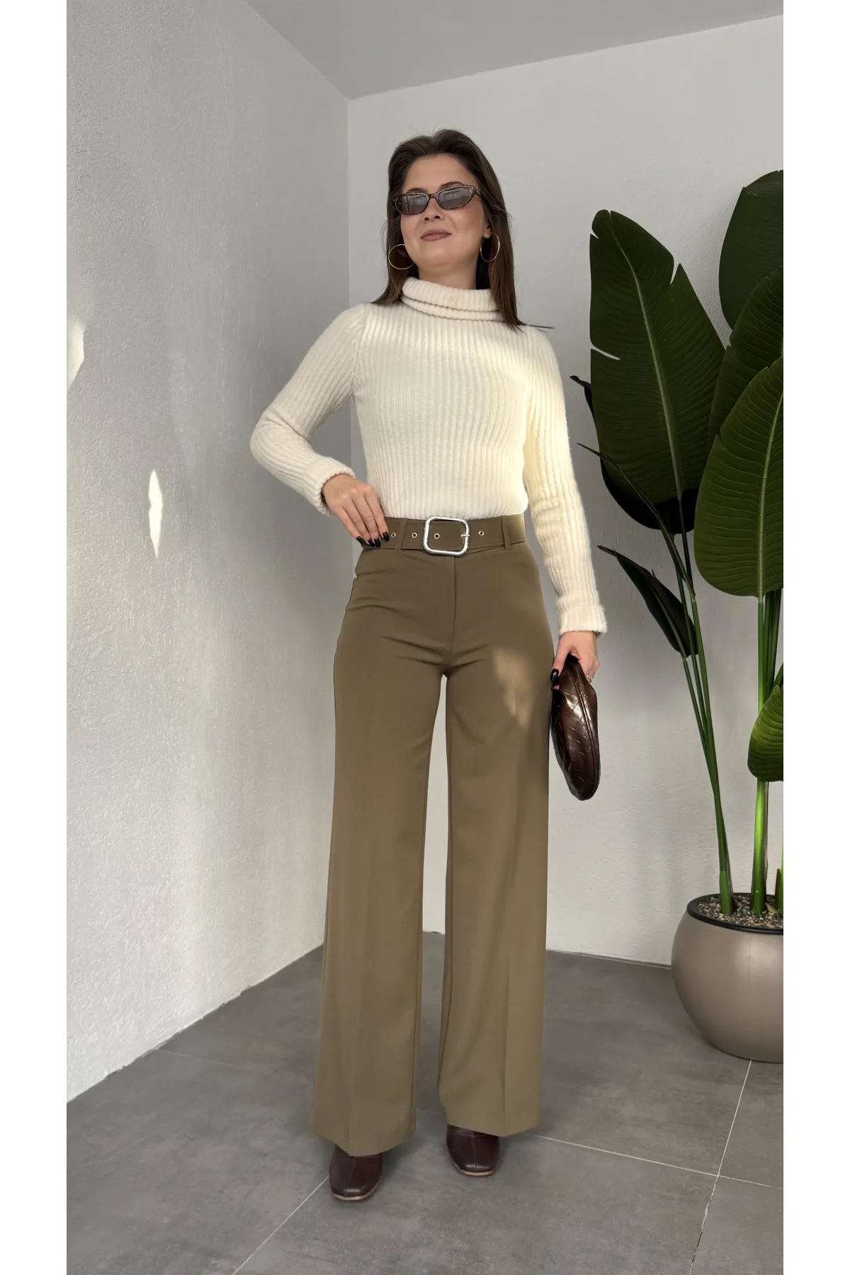 Kadın Kemerli Yüksek Bel Geniş Paça Kumaş Pantolon Haki