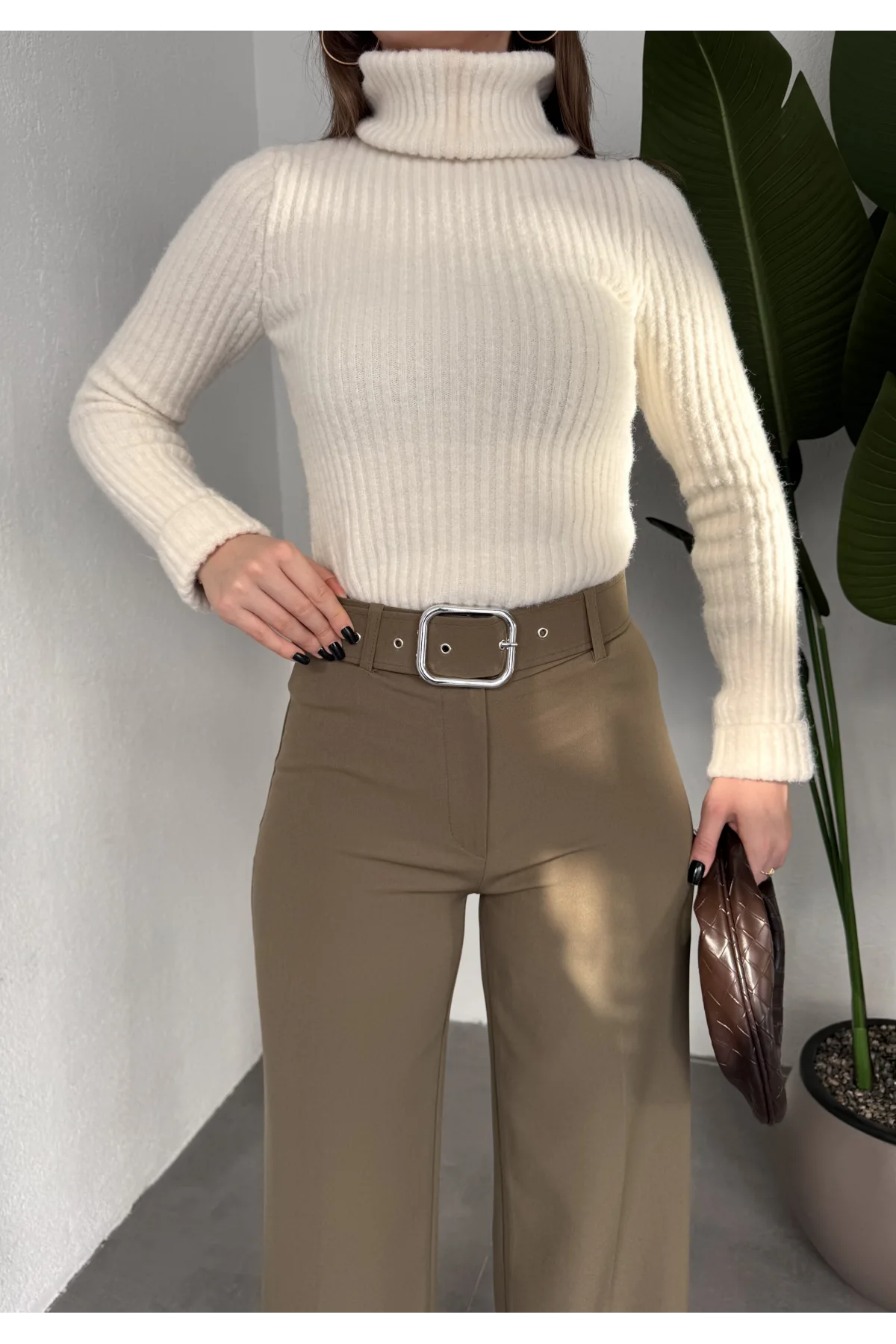 Kadın Kemerli Yüksek Bel Geniş Paça Kumaş Pantolon Haki