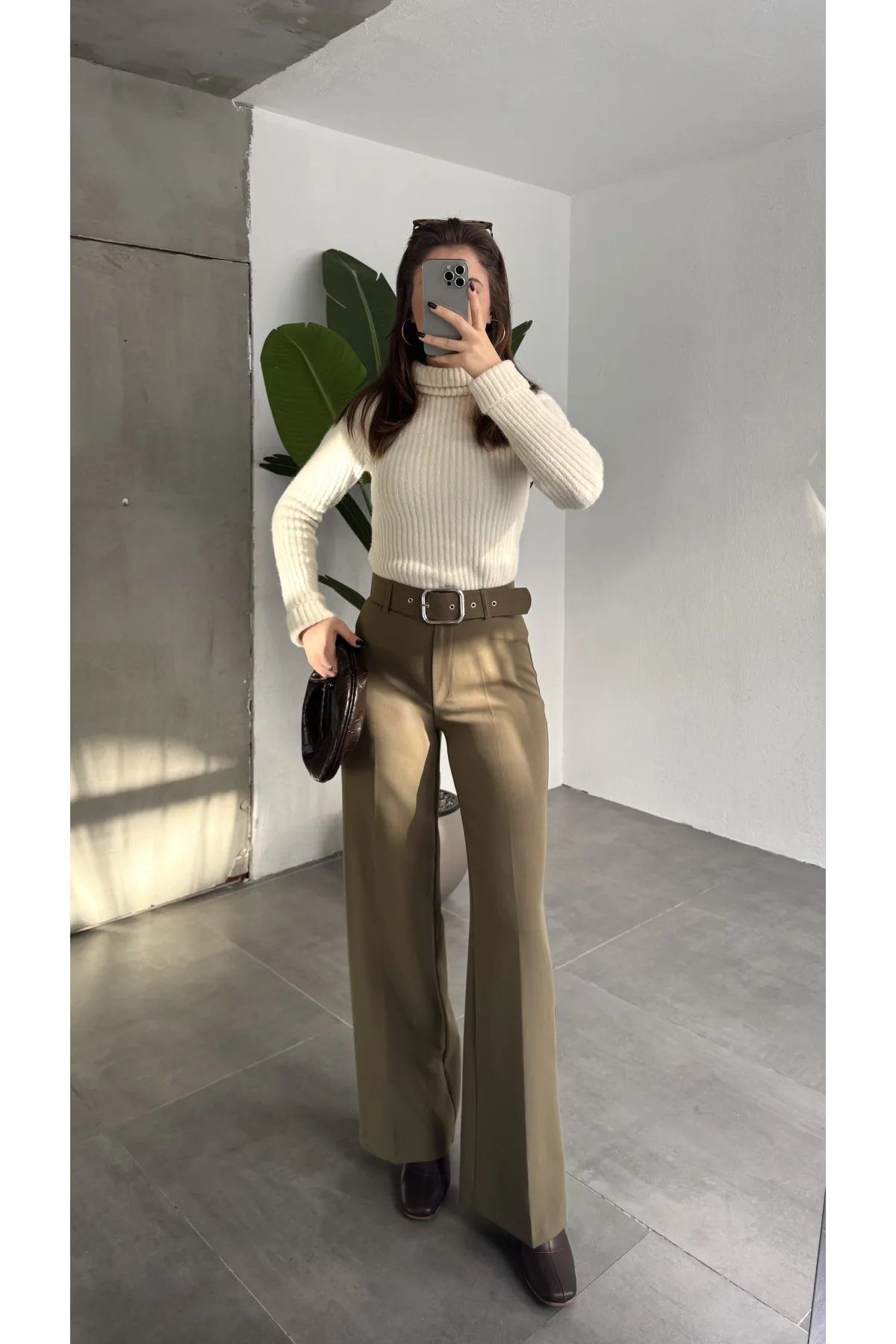 Kadın Kemerli Yüksek Bel Geniş Paça Kumaş Pantolon Haki