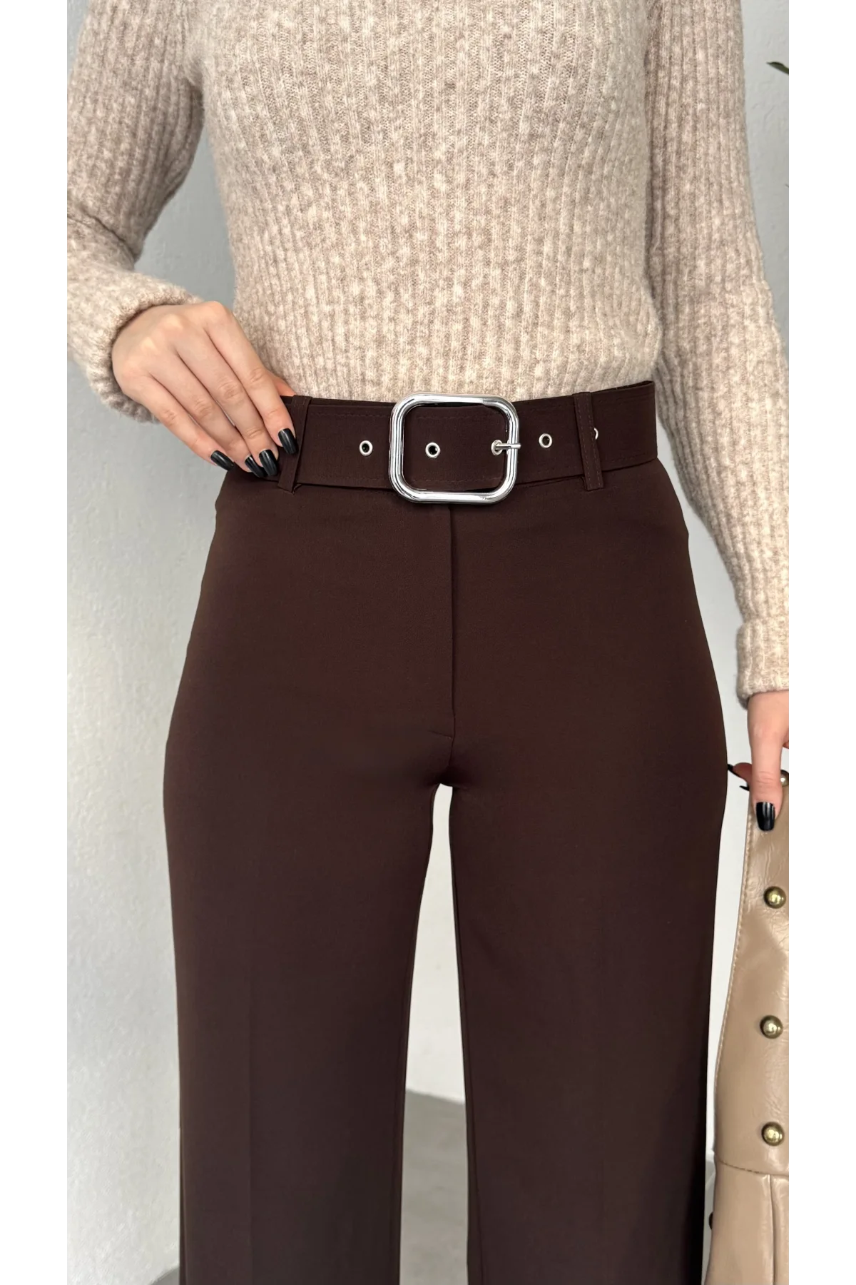 Kadın Kemerli Yüksek Bel Geniş Paça Kumaş Pantolon Kahverengi