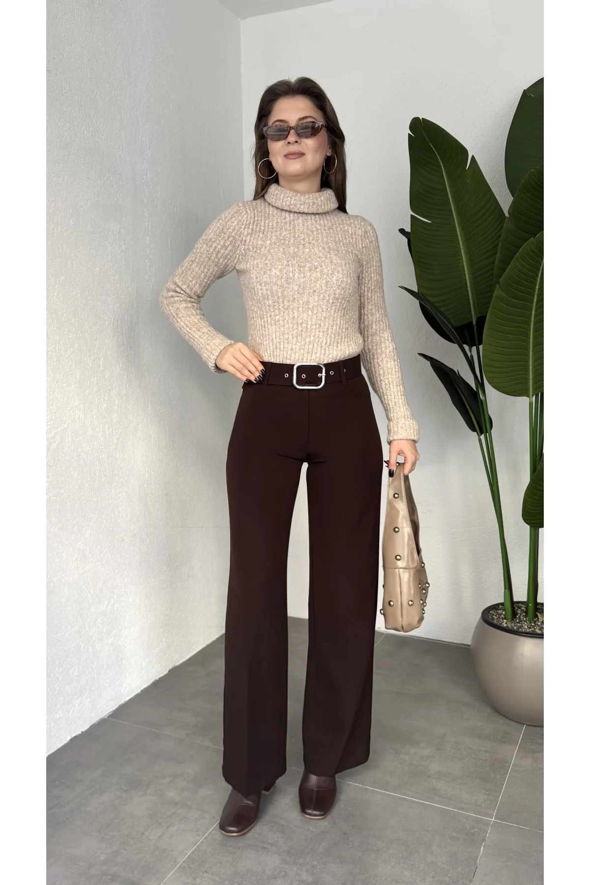 Kadın Kemerli Yüksek Bel Geniş Paça Kumaş Pantolon Kahverengi