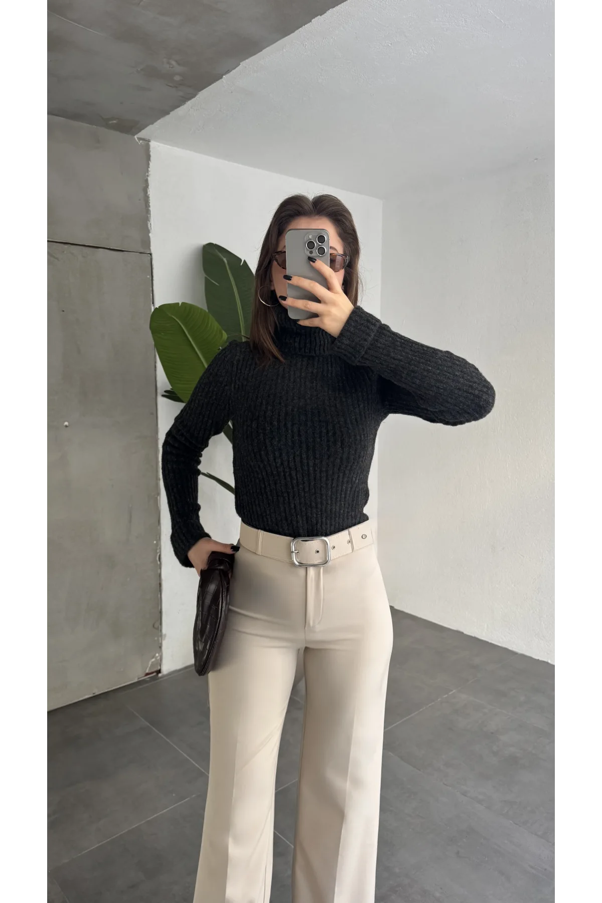 Kadın Kemerli Yüksek Bel Geniş Paça Kumaş Pantolon Krem