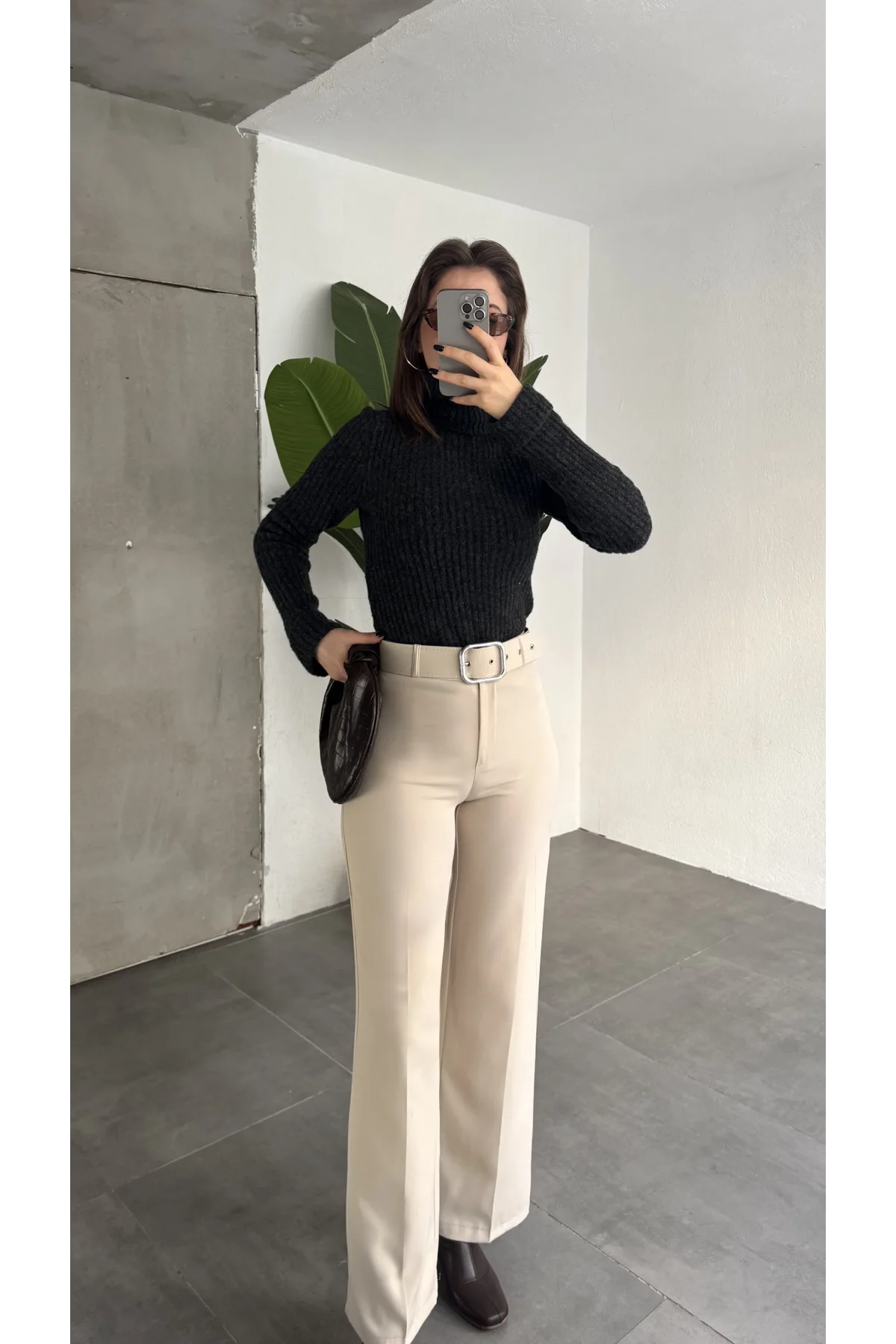 Kadın Kemerli Yüksek Bel Geniş Paça Kumaş Pantolon Krem