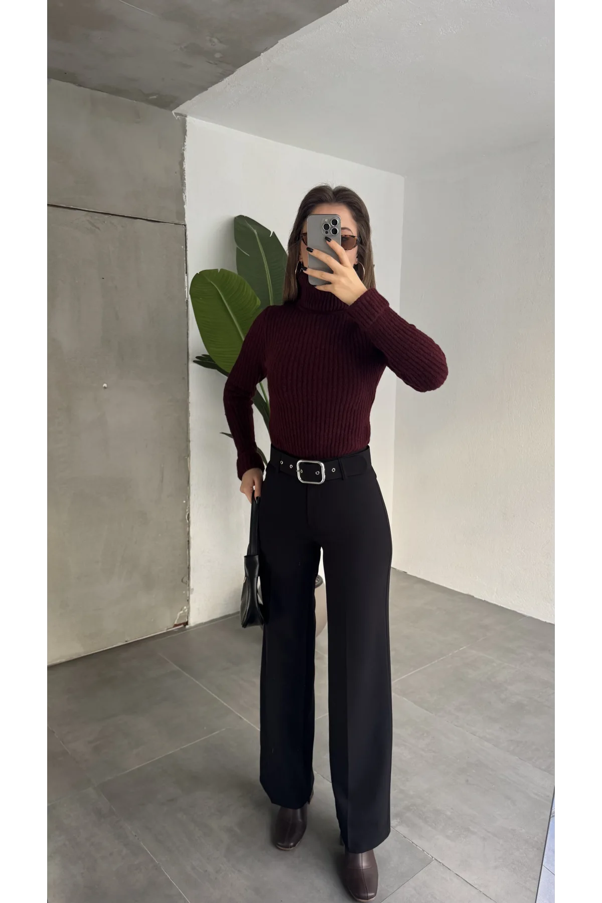 Kadın Kemerli Yüksek Bel Geniş Paça Kumaş Pantolon Siyah