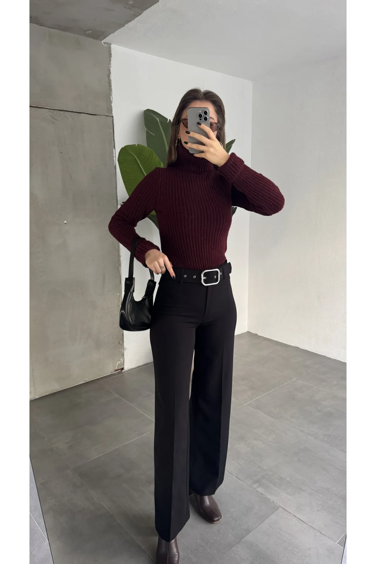 Kadın Kemerli Yüksek Bel Geniş Paça Kumaş Pantolon Siyah