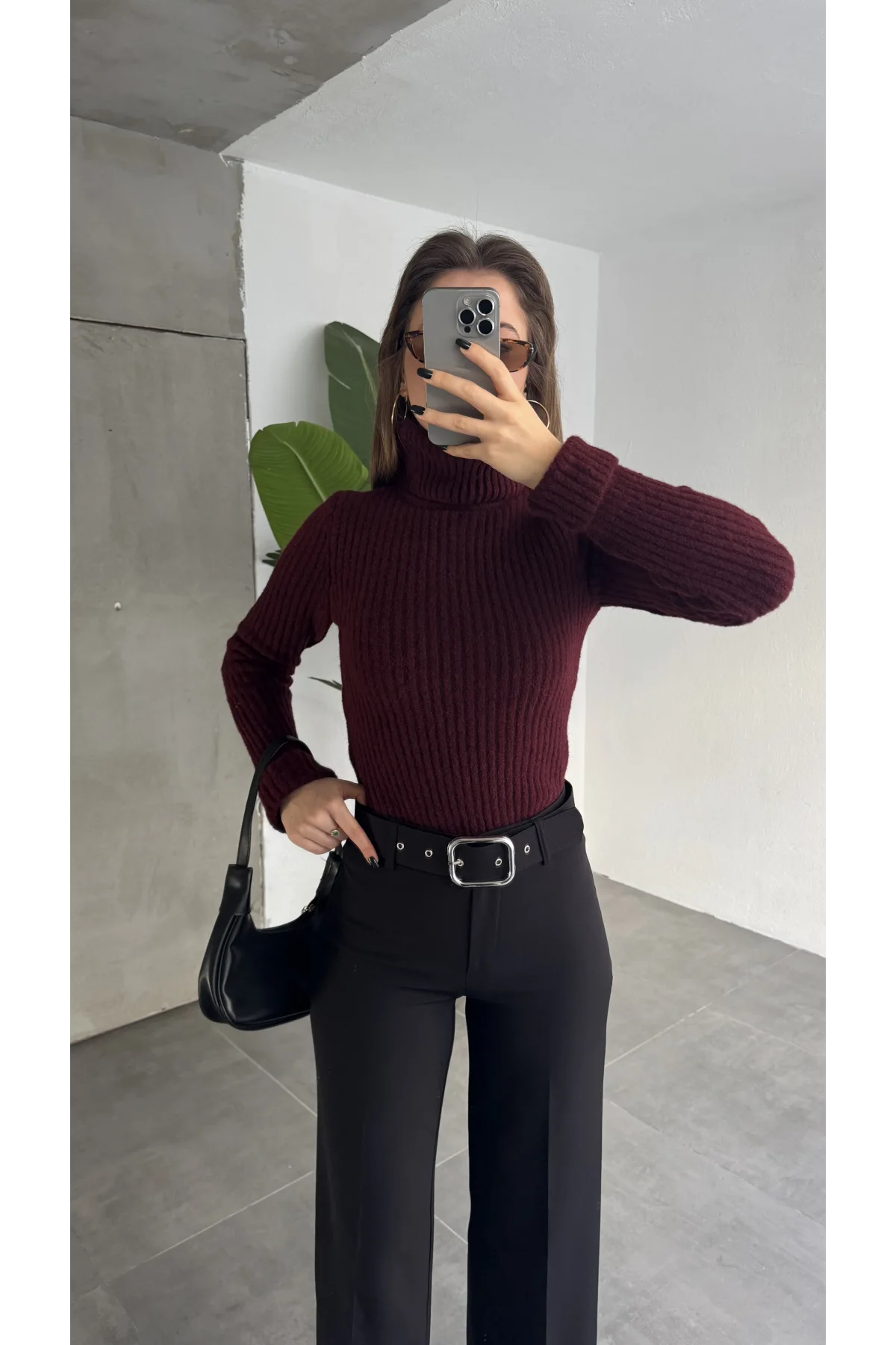 Kadın Kemerli Yüksek Bel Geniş Paça Kumaş Pantolon Siyah