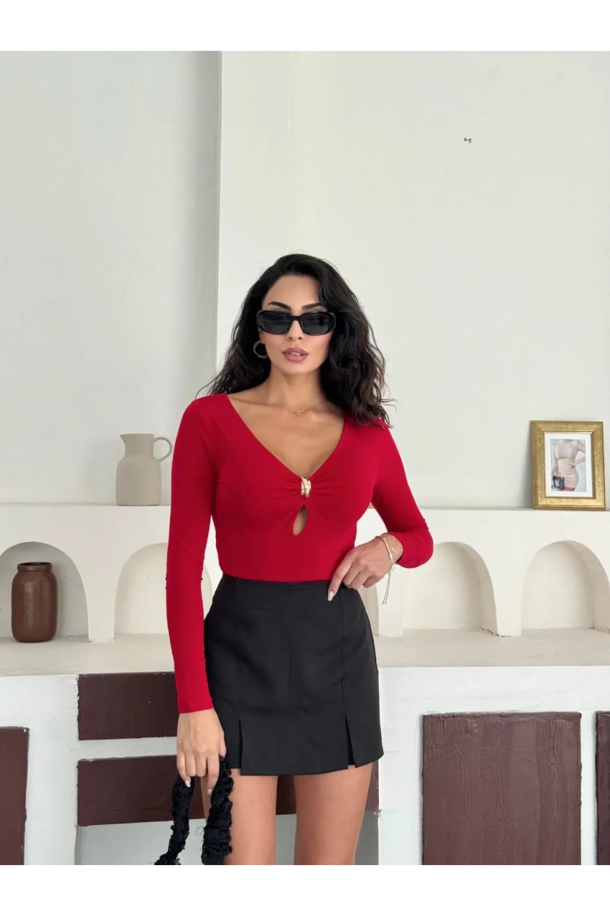 Kırmızı Damla Yaka Aksesuarlı Sandy Bluz