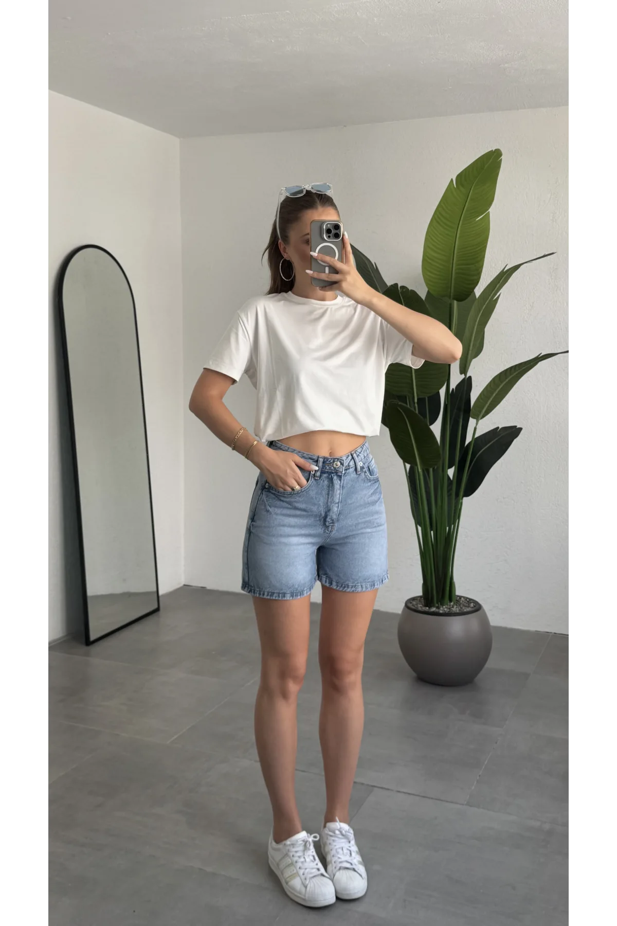 Kadın Koyu Mavi Yüksek Bel Jean Şort – Basic Denim Şort Günlük Rahat Kalıp Yazlık Kot Şort