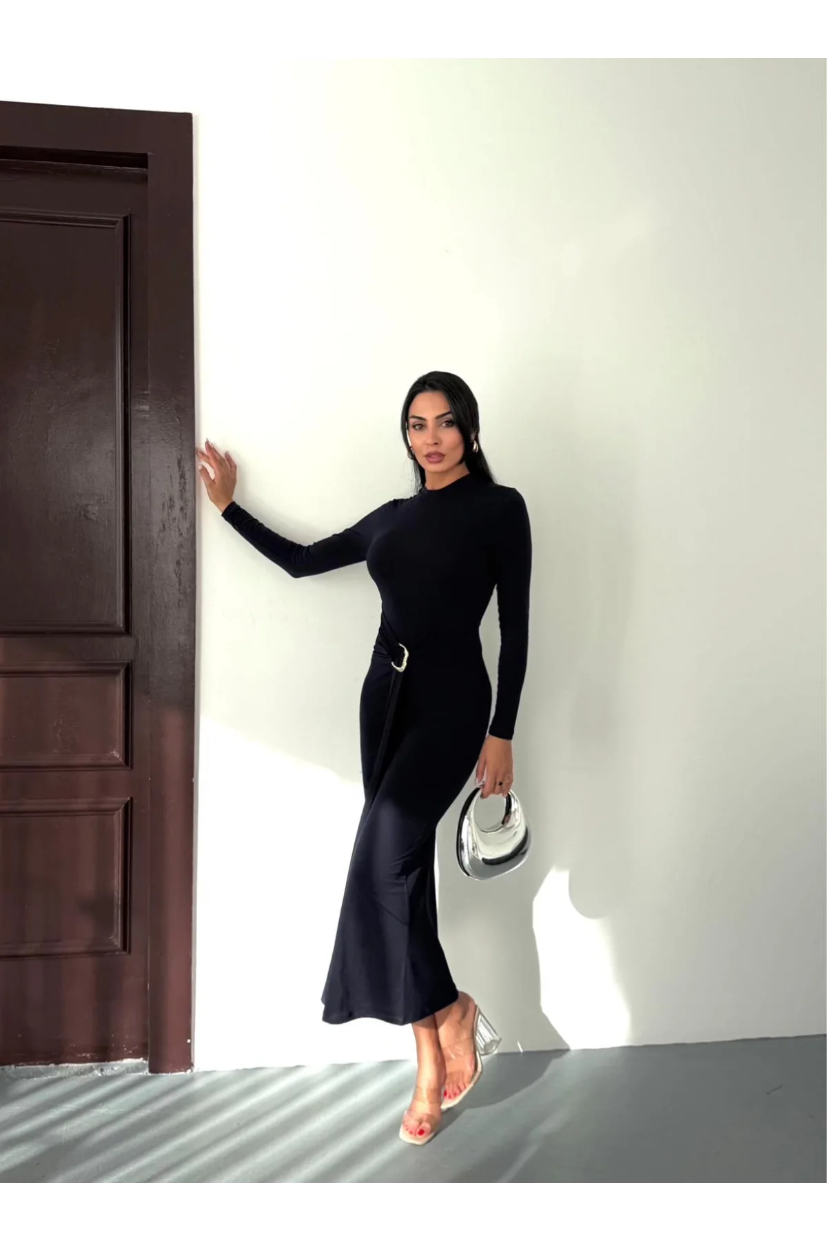 Kadın Lacivert Bisiklet Yaka Gold Aksesuarlı Kuşaklı Uzun Boy Vucudu Saran Elbise