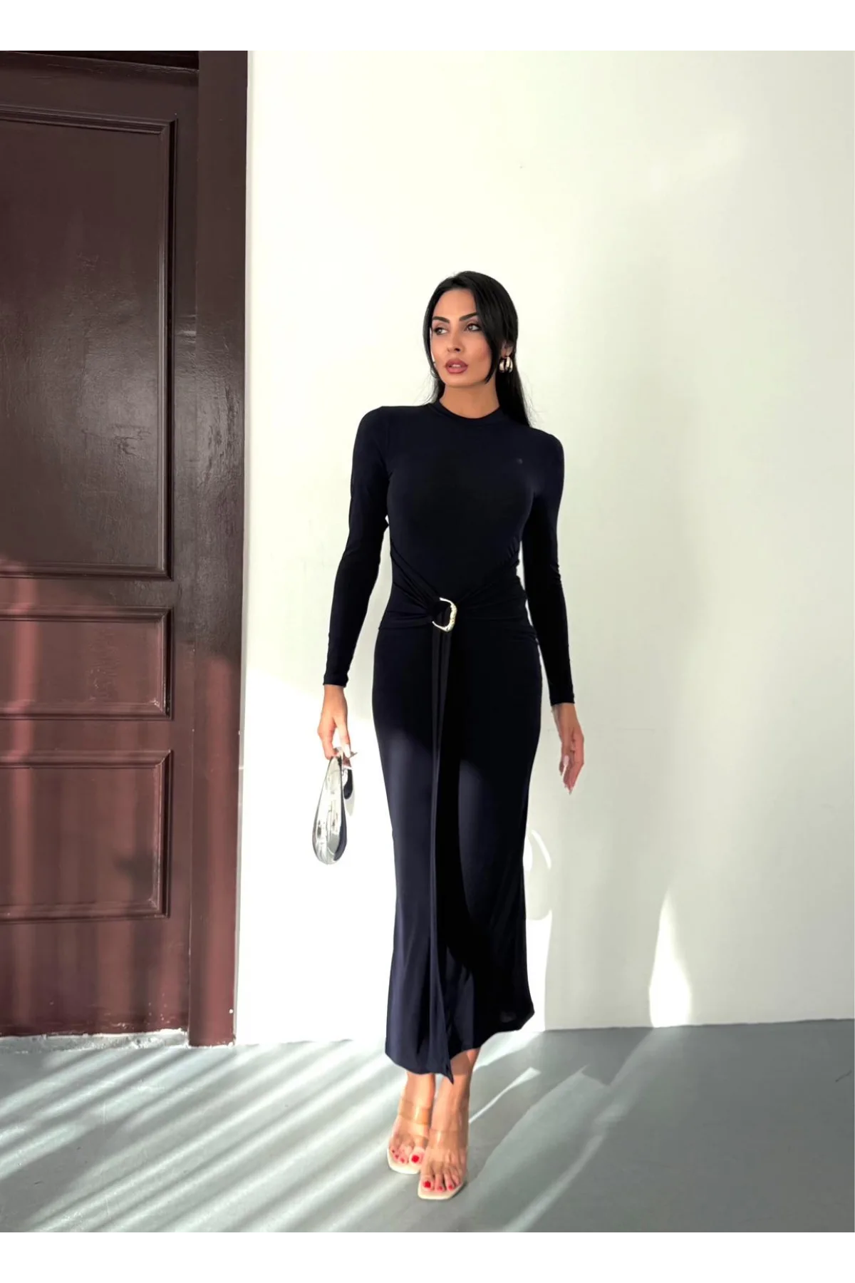 Kadın Lacivert Bisiklet Yaka Gold Aksesuarlı Kuşaklı Uzun Boy Vucudu Saran Elbise