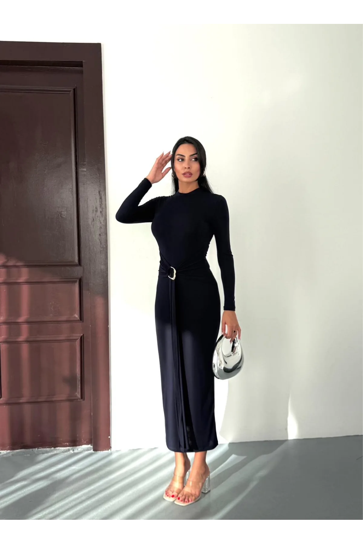 Kadın Lacivert Bisiklet Yaka Gold Aksesuarlı Kuşaklı Uzun Boy Vucudu Saran Elbise