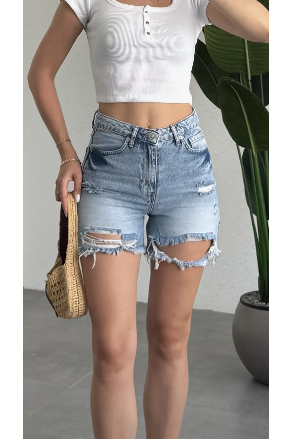 Kadın Mavi Yırtık Yüksek Bel Jean Şort – Basic Denim Şort Günlük Rahat Kalıp Yazlık Kot Şort