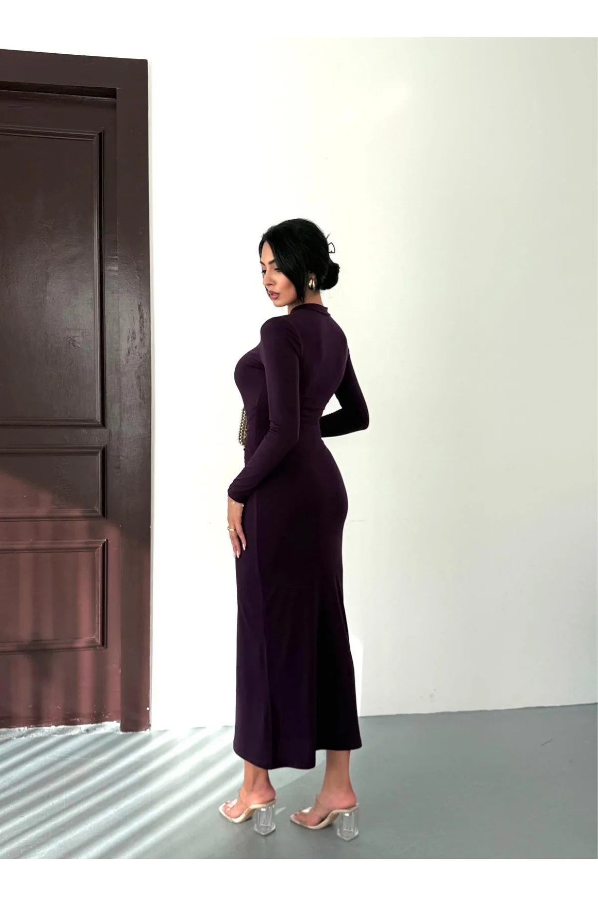 Kadın Mor Bisiklet Yaka Gold Aksesuarlı Kuşaklı Uzun Boy Vucudu Saran Elbise