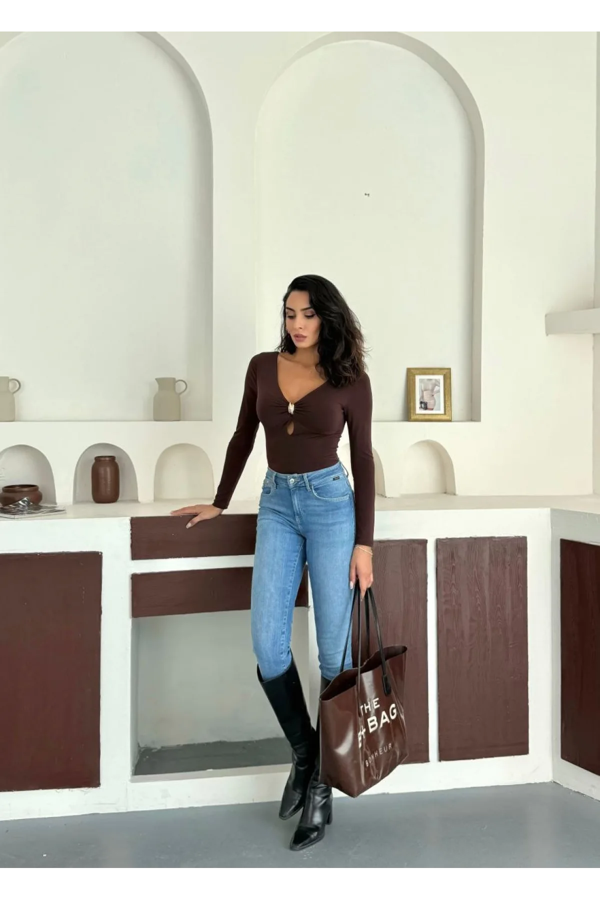 Kahverengi Yaka Aksesuarlı Sandy Bluz