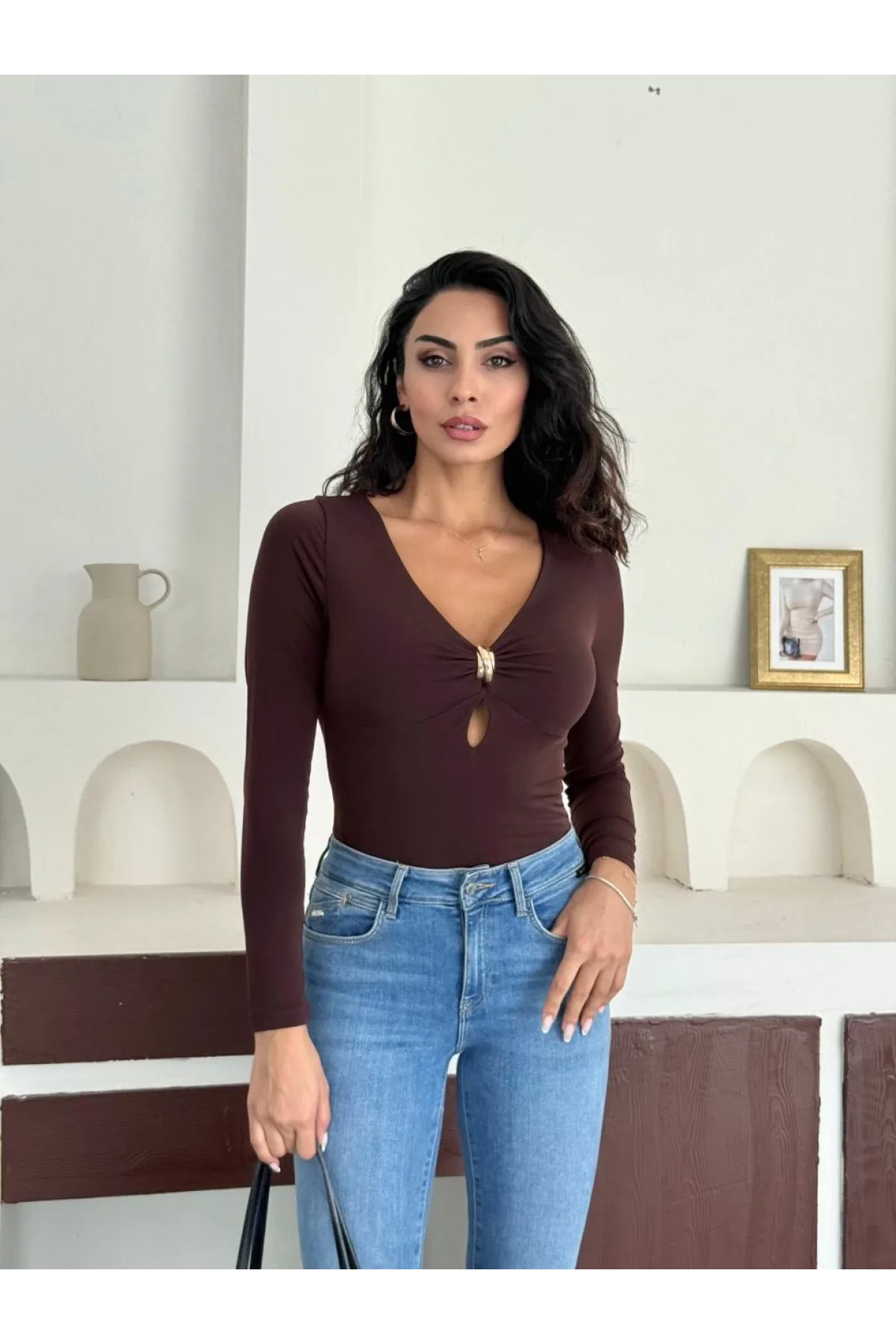 Kahverengi Yaka Aksesuarlı Sandy Bluz