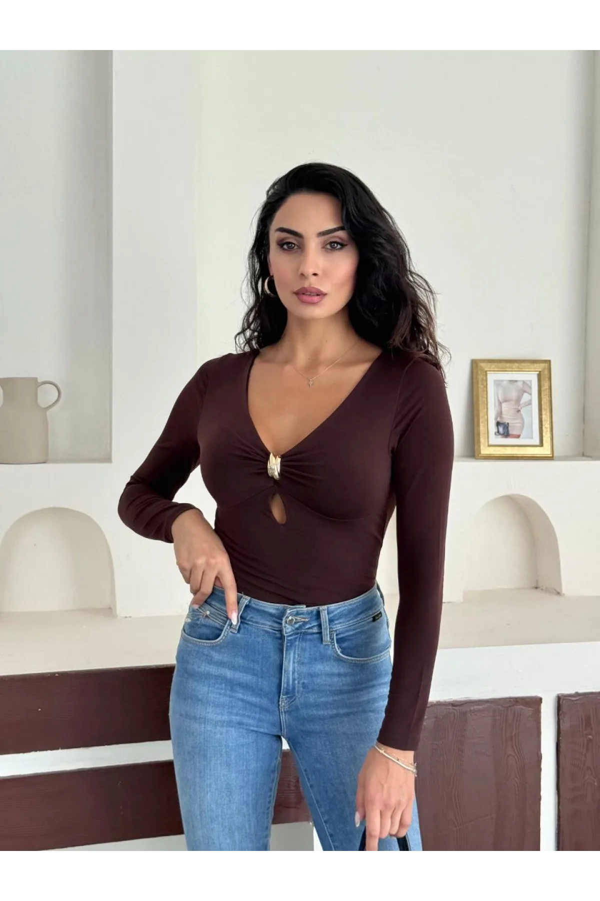 Kahverengi Yaka Aksesuarlı Sandy Bluz