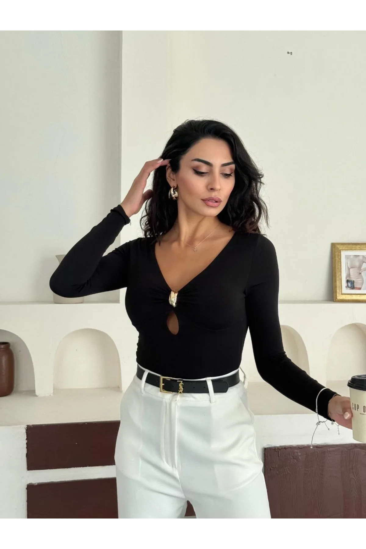 Siyah Damla Yaka Aksesuarlı Sandy Bluz