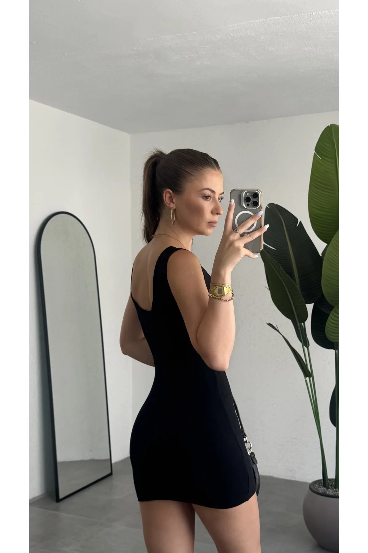 Kadın Siyah Kare Yaka Askılı Mini Elbise Fitilli Esnek Kumaş Vücuda Oturan Slim Fit Basic Elbise