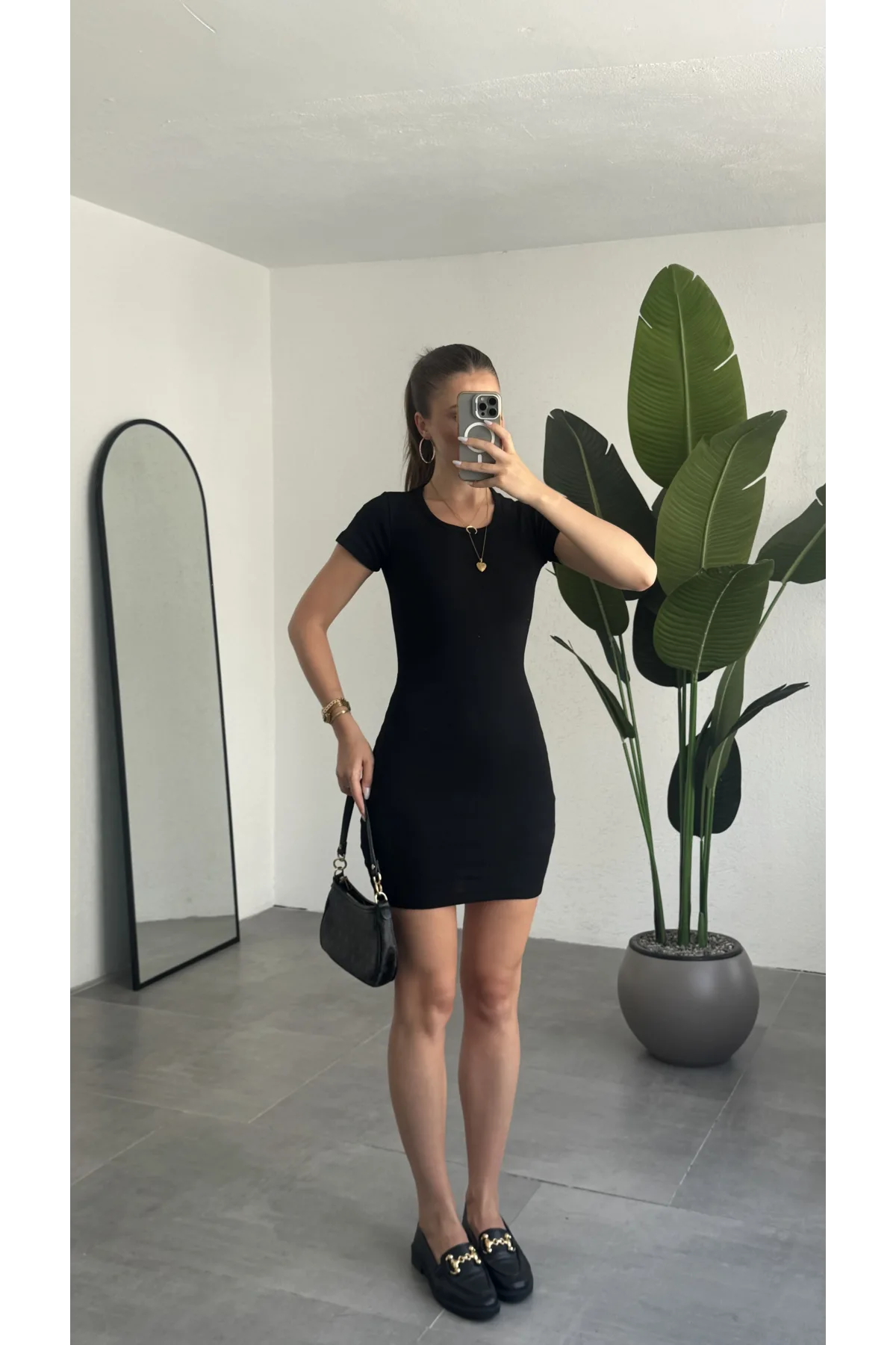 Kadın Siyah Fitilli Mini Elbise Bisiklet Yaka Kısa Kollu Esnek Vücuda Oturan Basic Günlük Elbise