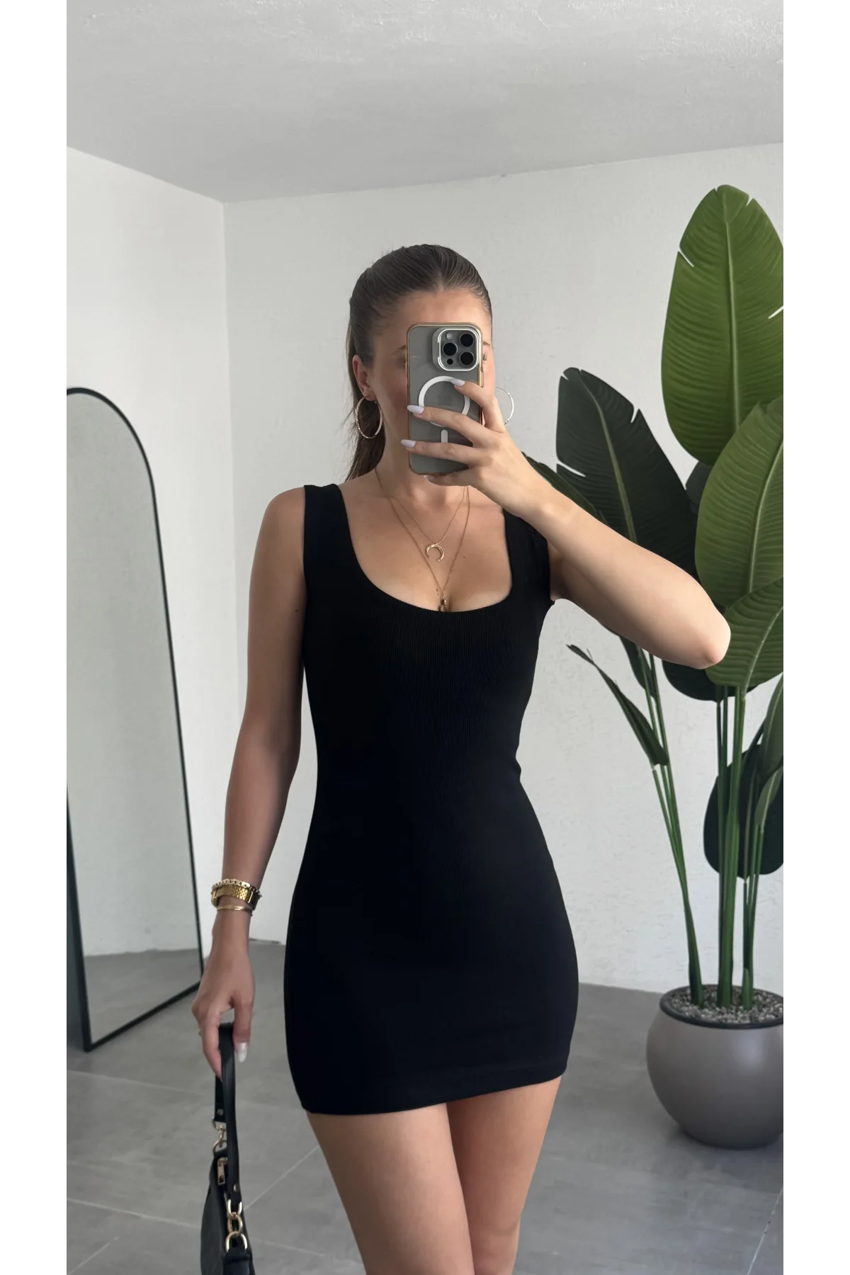 Kadın Siyah Kare Yaka Askılı Mini Elbise Fitilli Esnek Kumaş Vücuda Oturan Slim Fit Basic Elbise