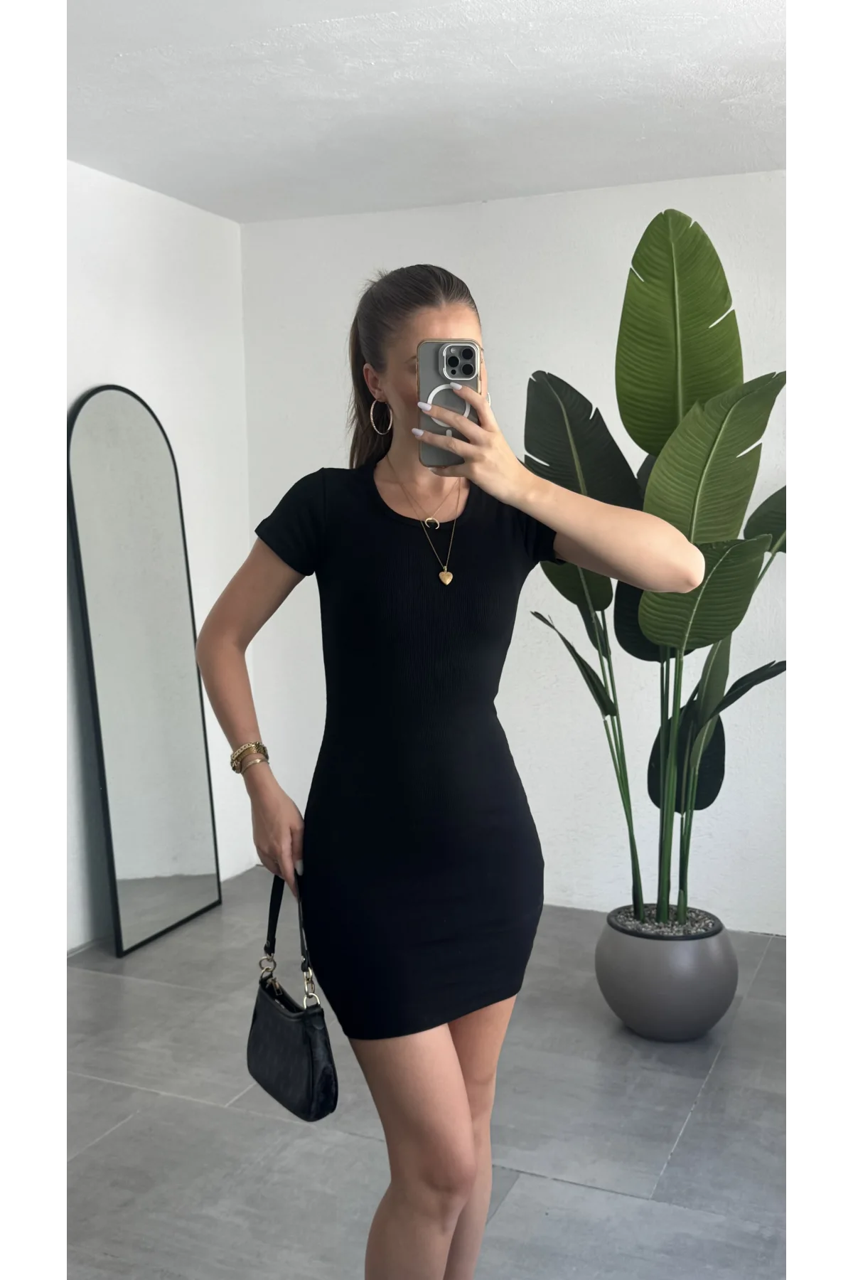 Kadın Siyah Fitilli Mini Elbise Bisiklet Yaka Kısa Kollu Esnek Vücuda Oturan Basic Günlük Elbise