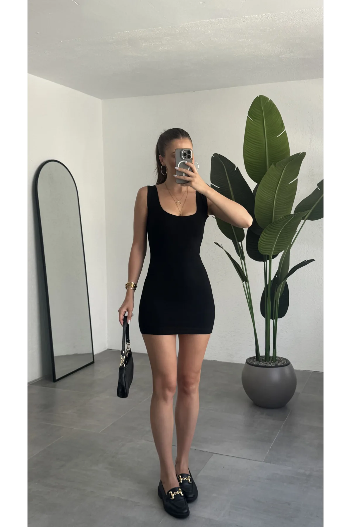 Kadın Siyah Kare Yaka Askılı Mini Elbise Fitilli Esnek Kumaş Vücuda Oturan Slim Fit Basic Elbise
