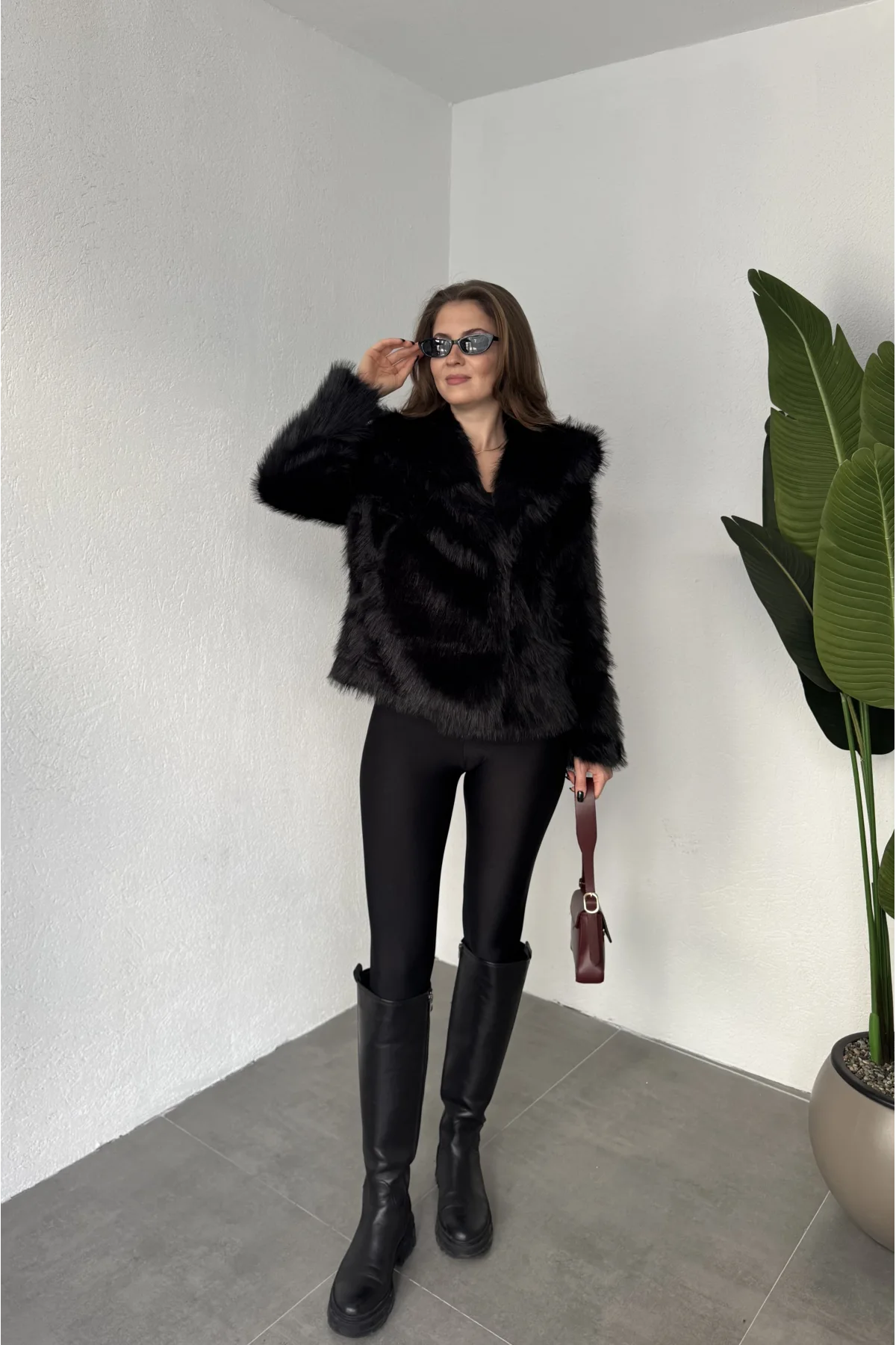 Kadın Siyah Kürk Mont Kışlık Peluş Şık Model