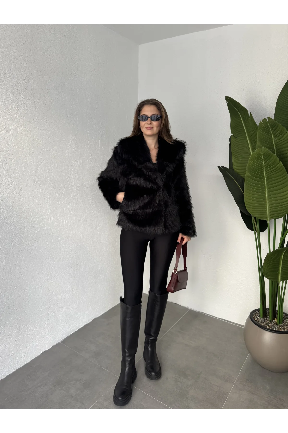 Kadın Siyah Kürk Mont Kışlık Peluş Şık Model