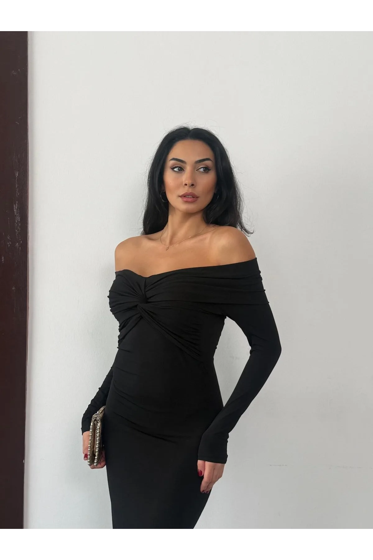 Kadın Siyah Madonna Yaka Düğümlü Uzun Kollu Midi Boy Elbise