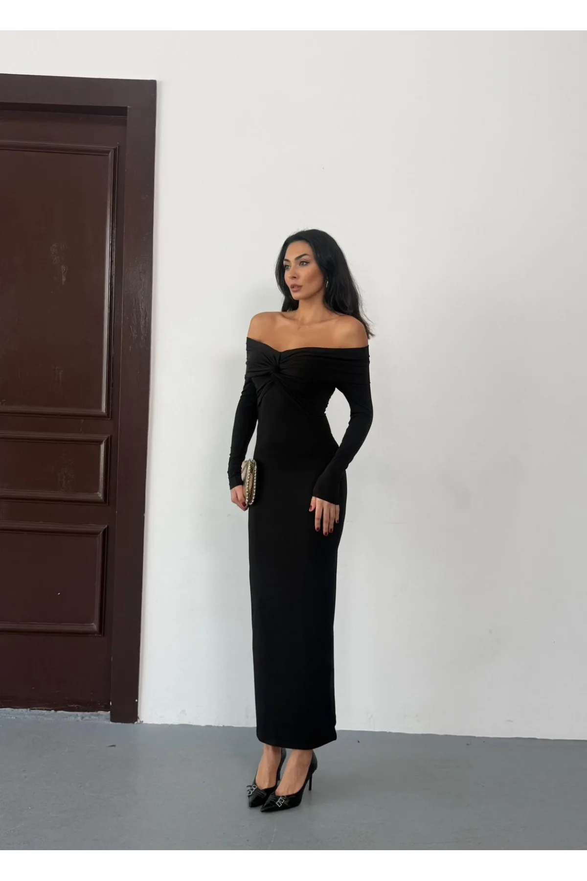 Kadın Siyah Madonna Yaka Düğümlü Uzun Kollu Midi Boy Elbise