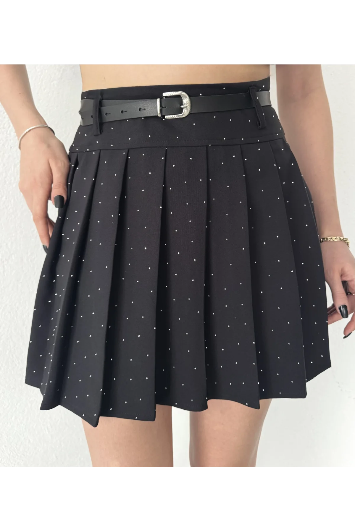 Kadın Siyah Pırıltı Taşlı Düğmeli Kolsuz Yelek Kemerli Pileli Mini Etek Takım