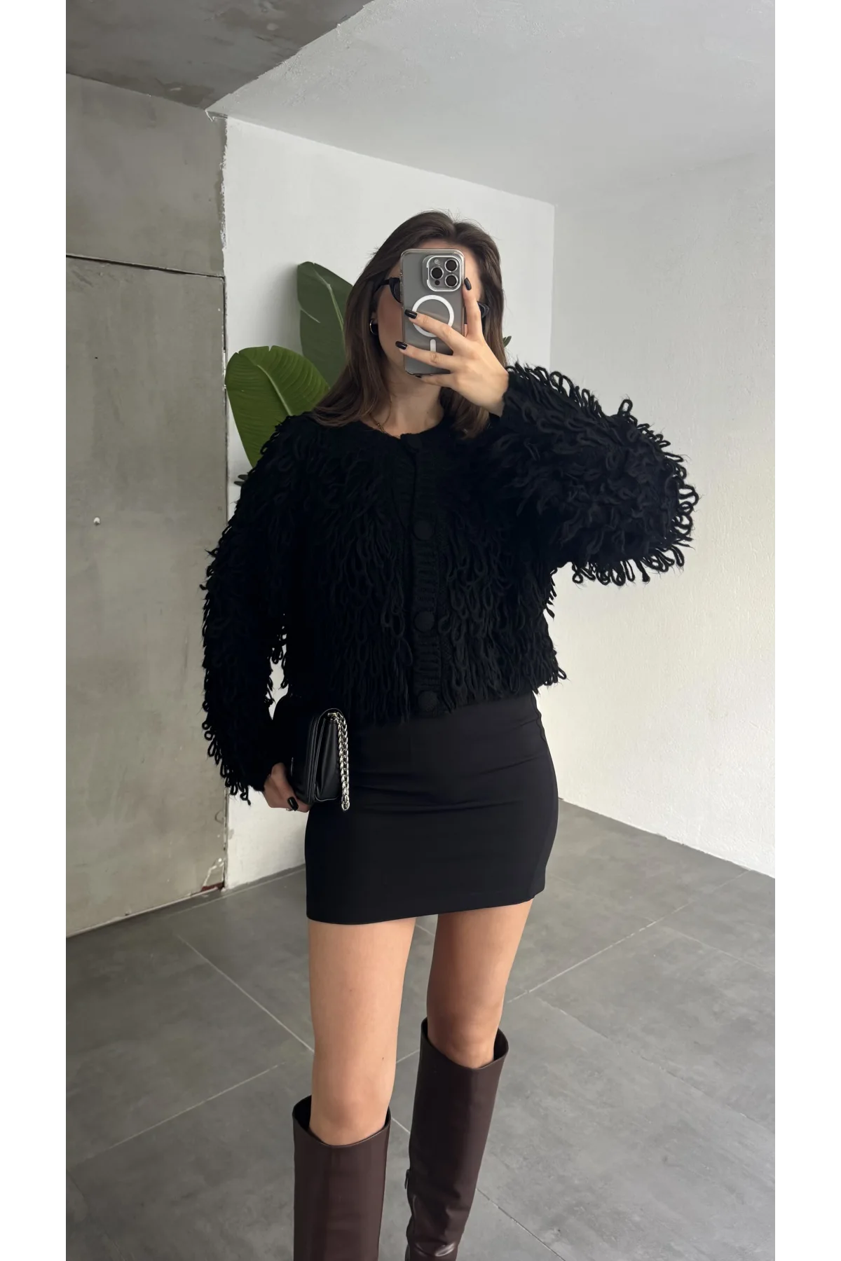 Kadın Siyah Saçak Detaylı Triko Hırka Düğmeli