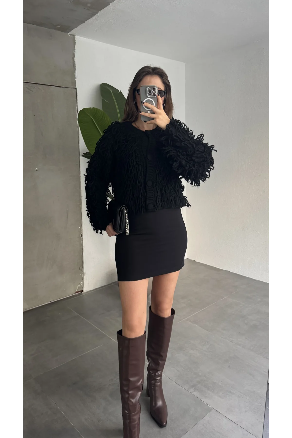 Kadın Siyah Saçak Detaylı Triko Hırka Düğmeli