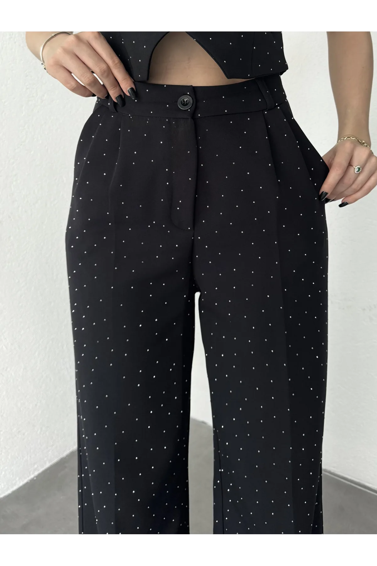 Kadın Siyah Taşlı Pırıltılı Yüksek Bel Bol Paça Pileli Palazzo Pantolon