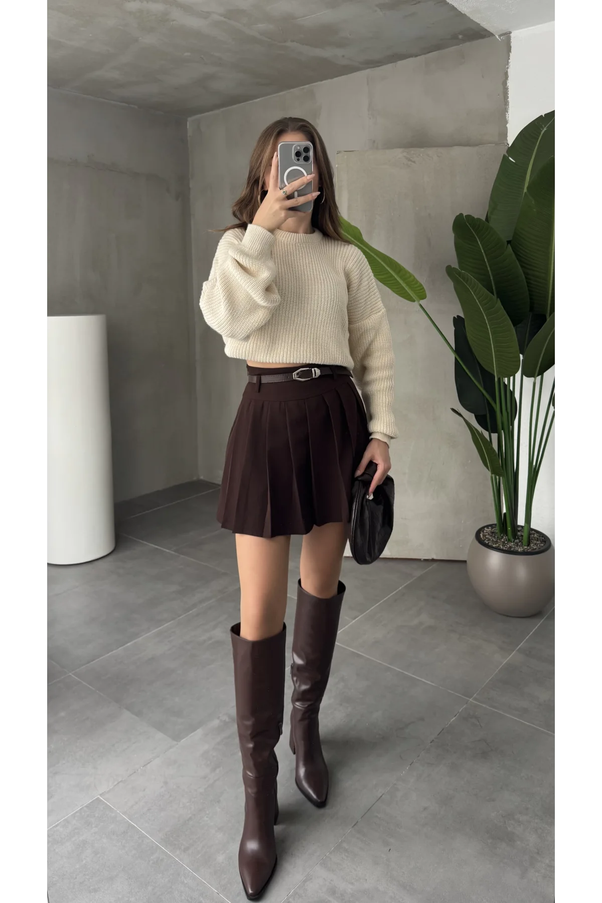 Kahverengi Astarlı Şortlu Kemerli Pileli Kışlık Mini Etek