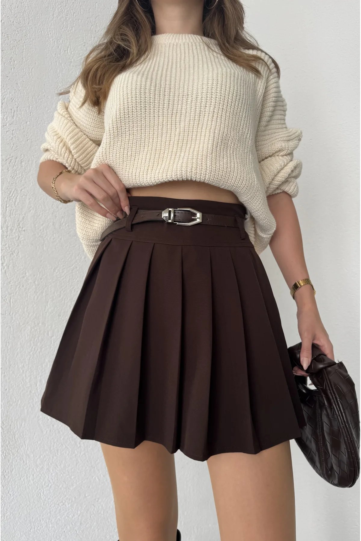 Kahverengi Astarlı Şortlu Kemerli Pileli Kışlık Mini Etek