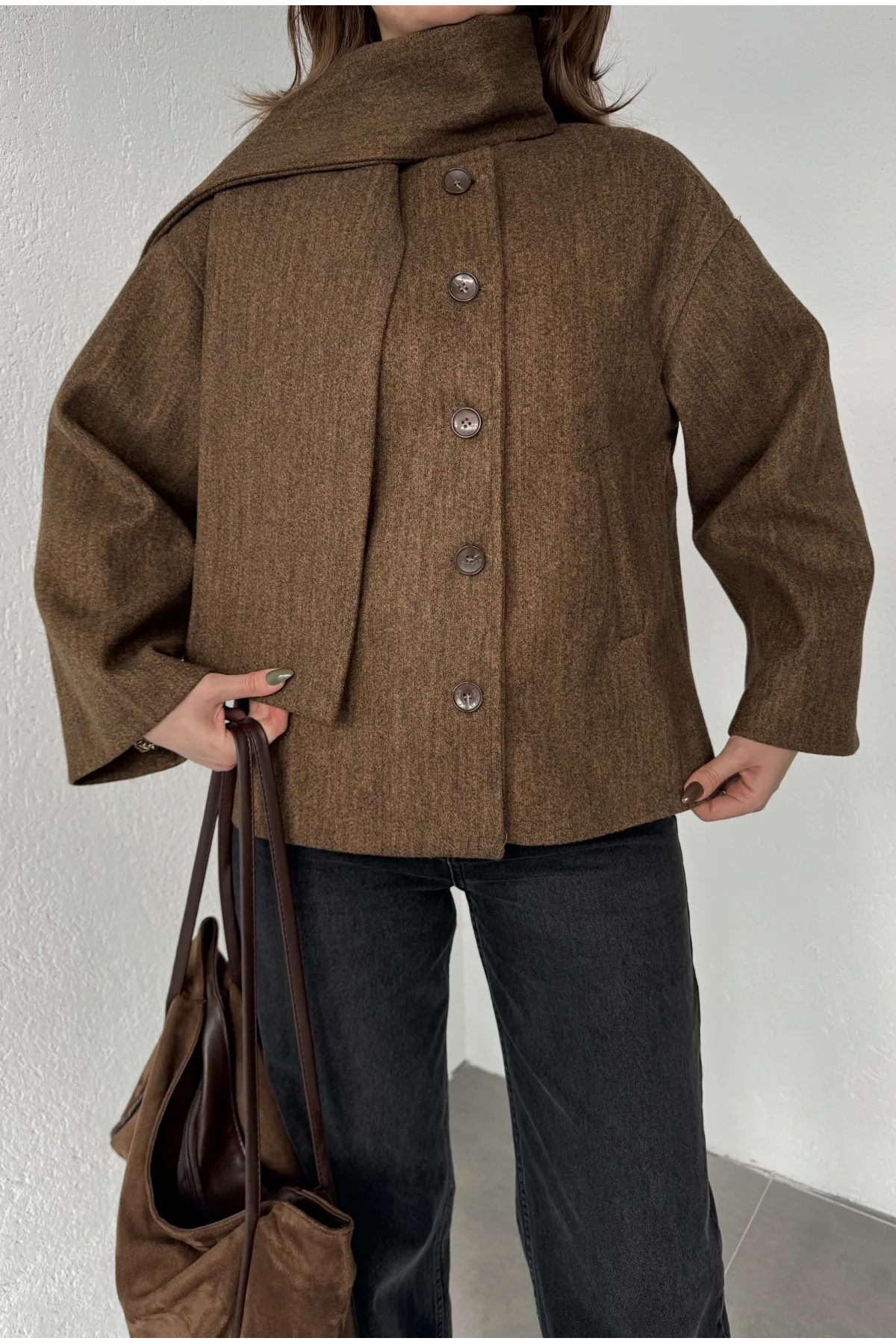 Kahverengi Bisiklet Yaka Şal Aksesurlı Düğmeli Kaşe Ceket Mont
